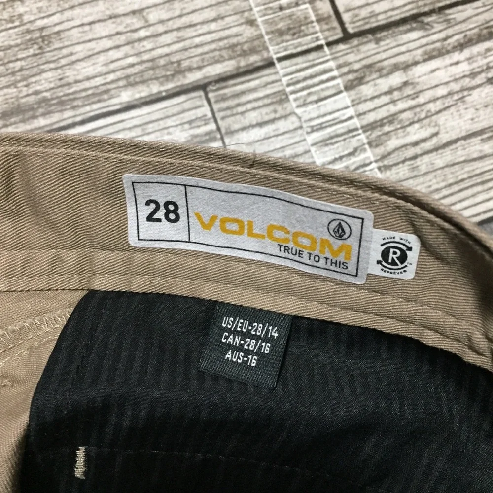 Volcom Chino Shorts Youth 28 Beige Tan (Inseam 9) Casual Flat Front